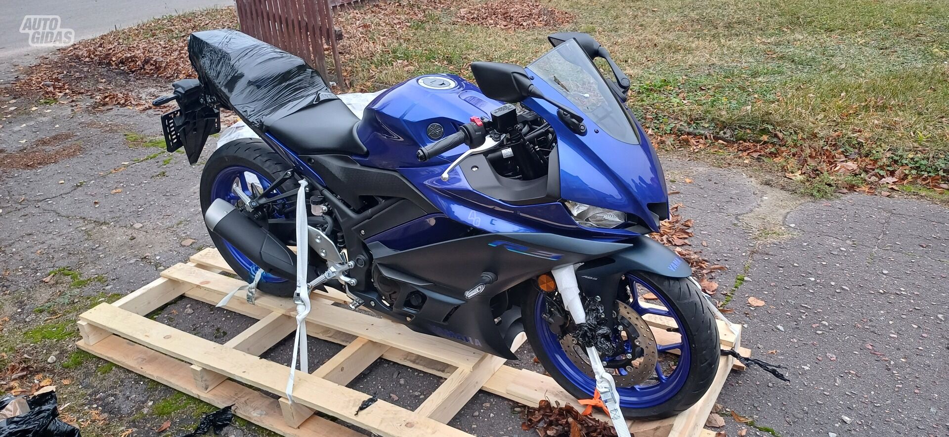 Yamaha R3 2024 y Classical / Streetbike motorcycle