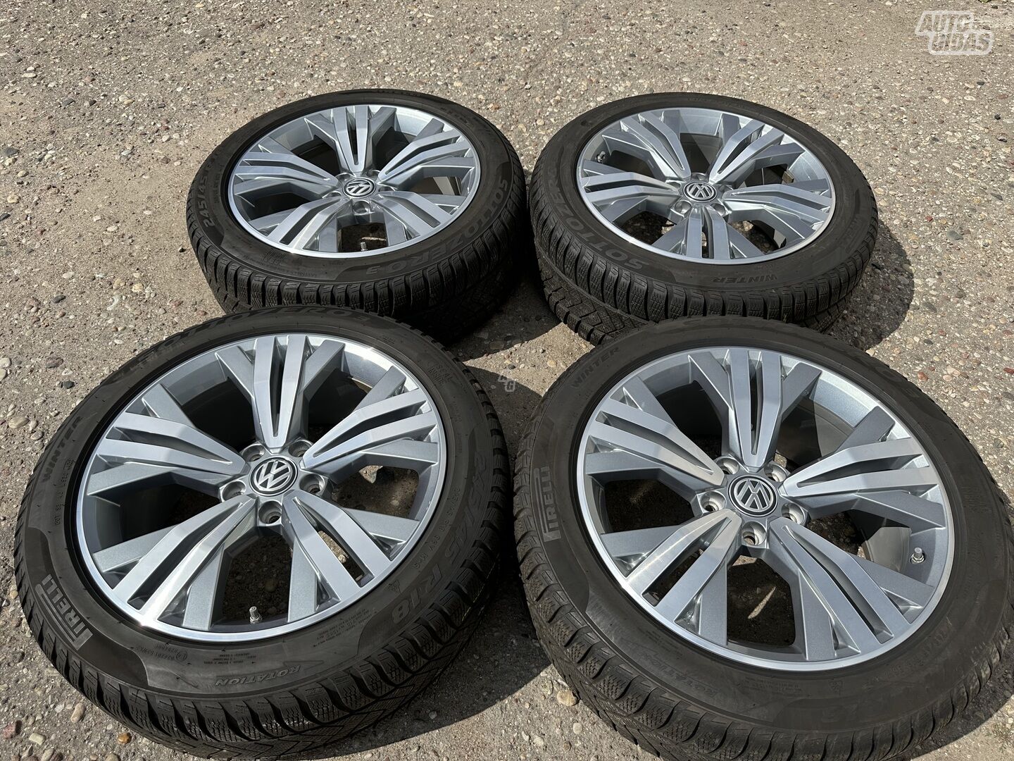 Volkswagen Siunciam, 8J ET41 light alloy R18 rims