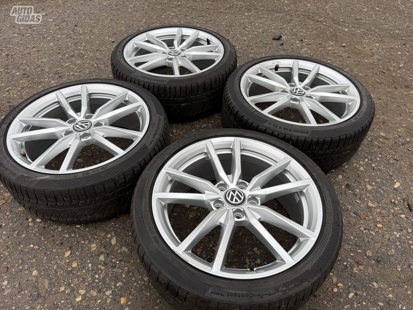 Volkswagen Siunciam, 7.5J ET51 light alloy R18 rims