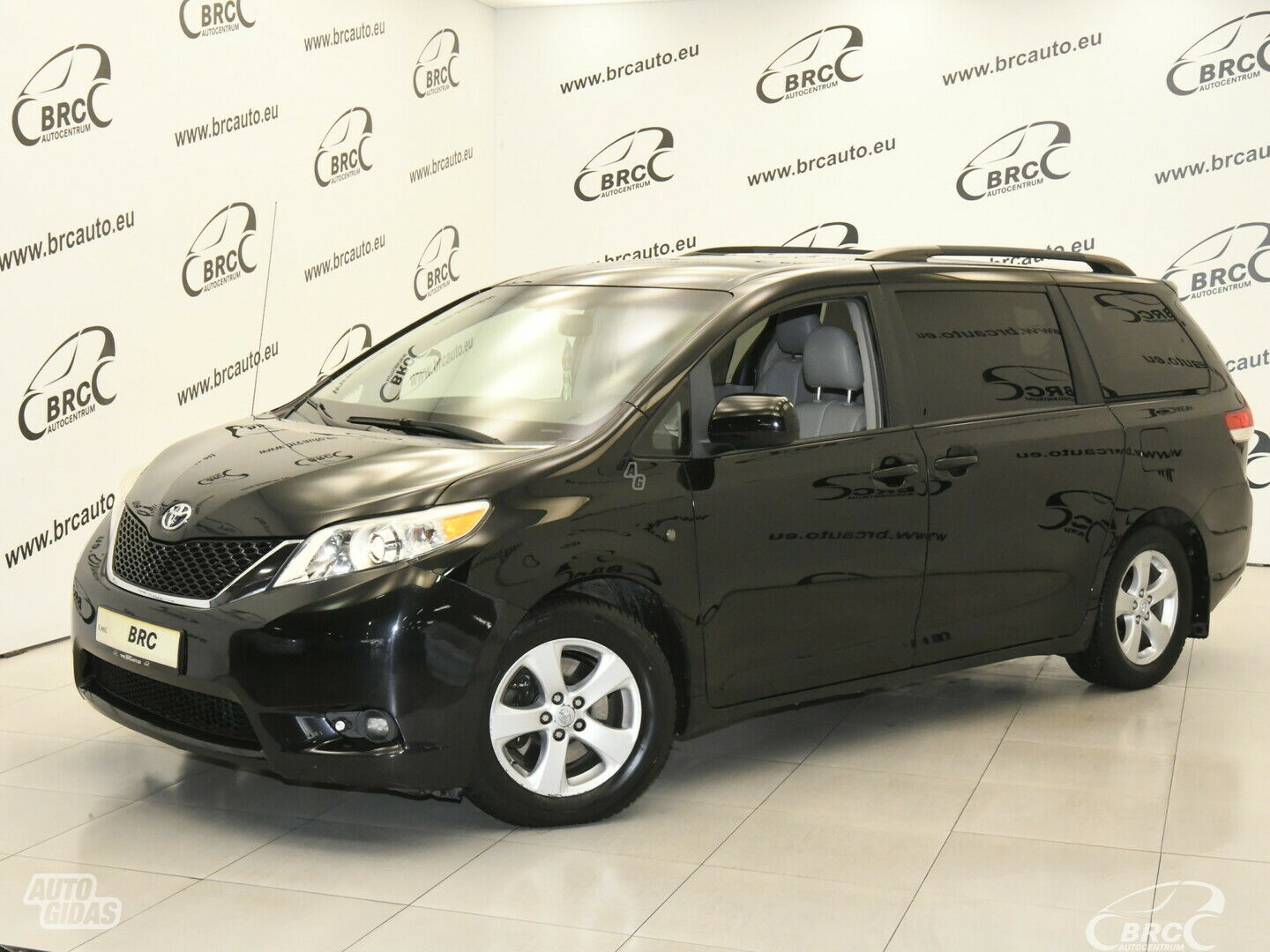 Toyota Sienna 3.5 V6 Automatas LE 2014 г