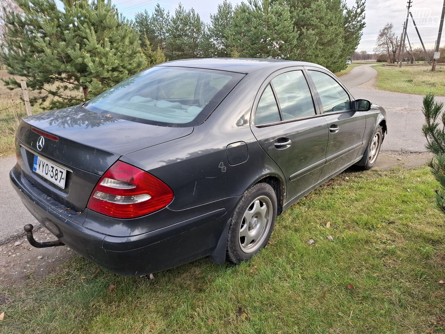 Mercedes-Benz E 270 2003 y Sedan