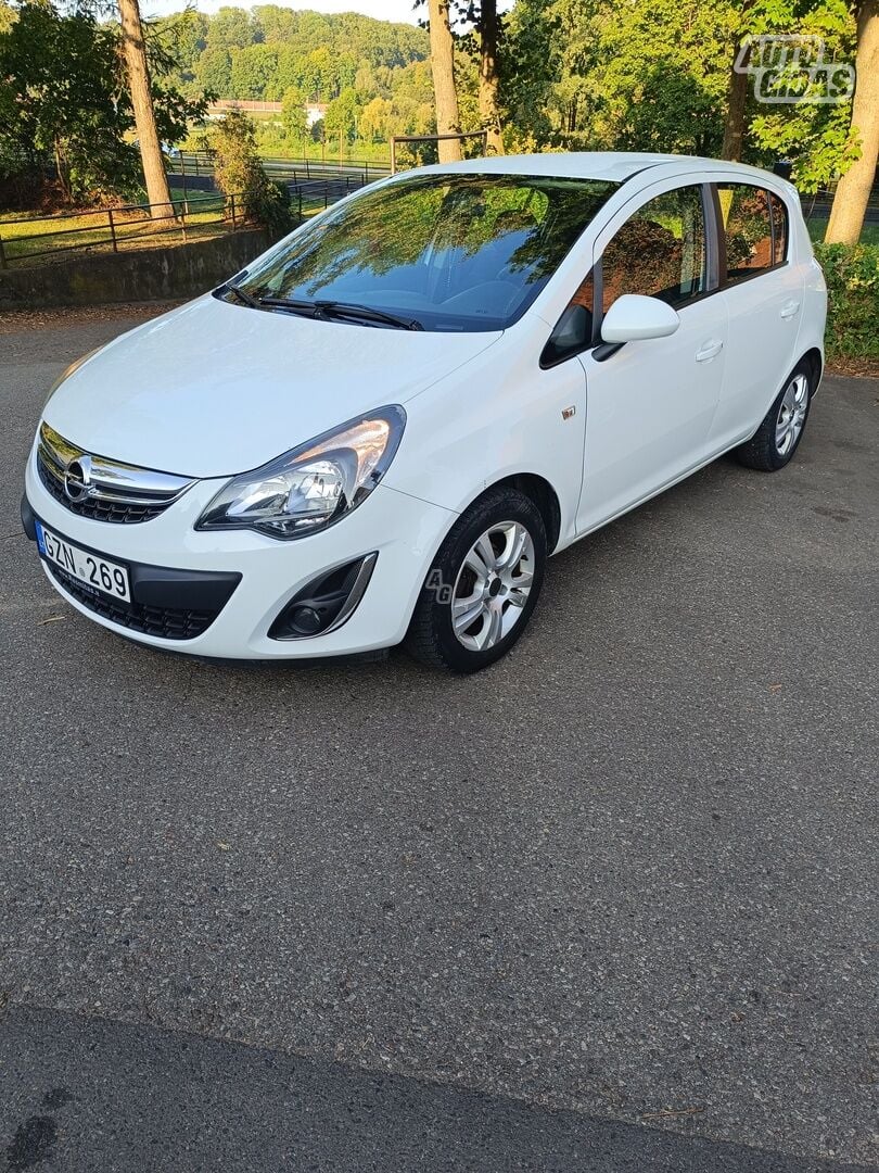 Opel Corsa 2013 y Hatchback