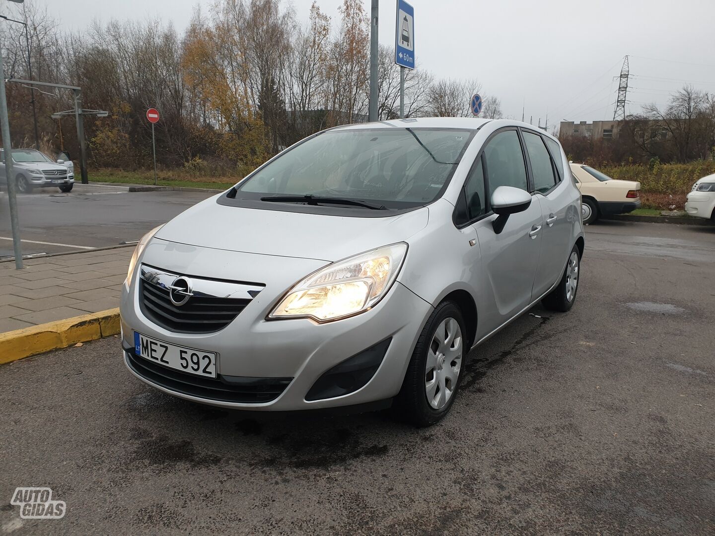 Opel Meriva 2011 y Hatchback