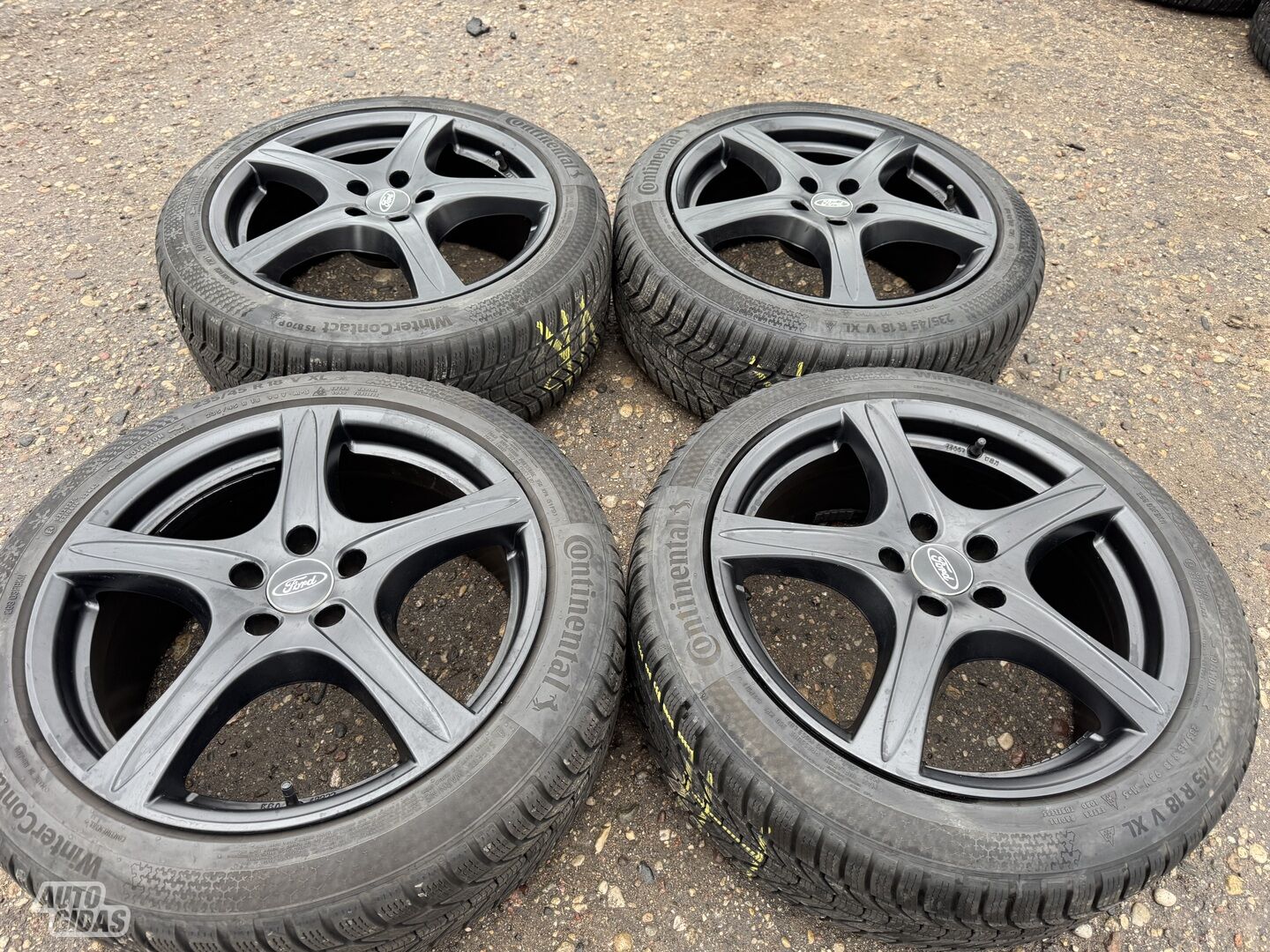 Ford Siunciam, 8J ET40 light alloy R18 rims