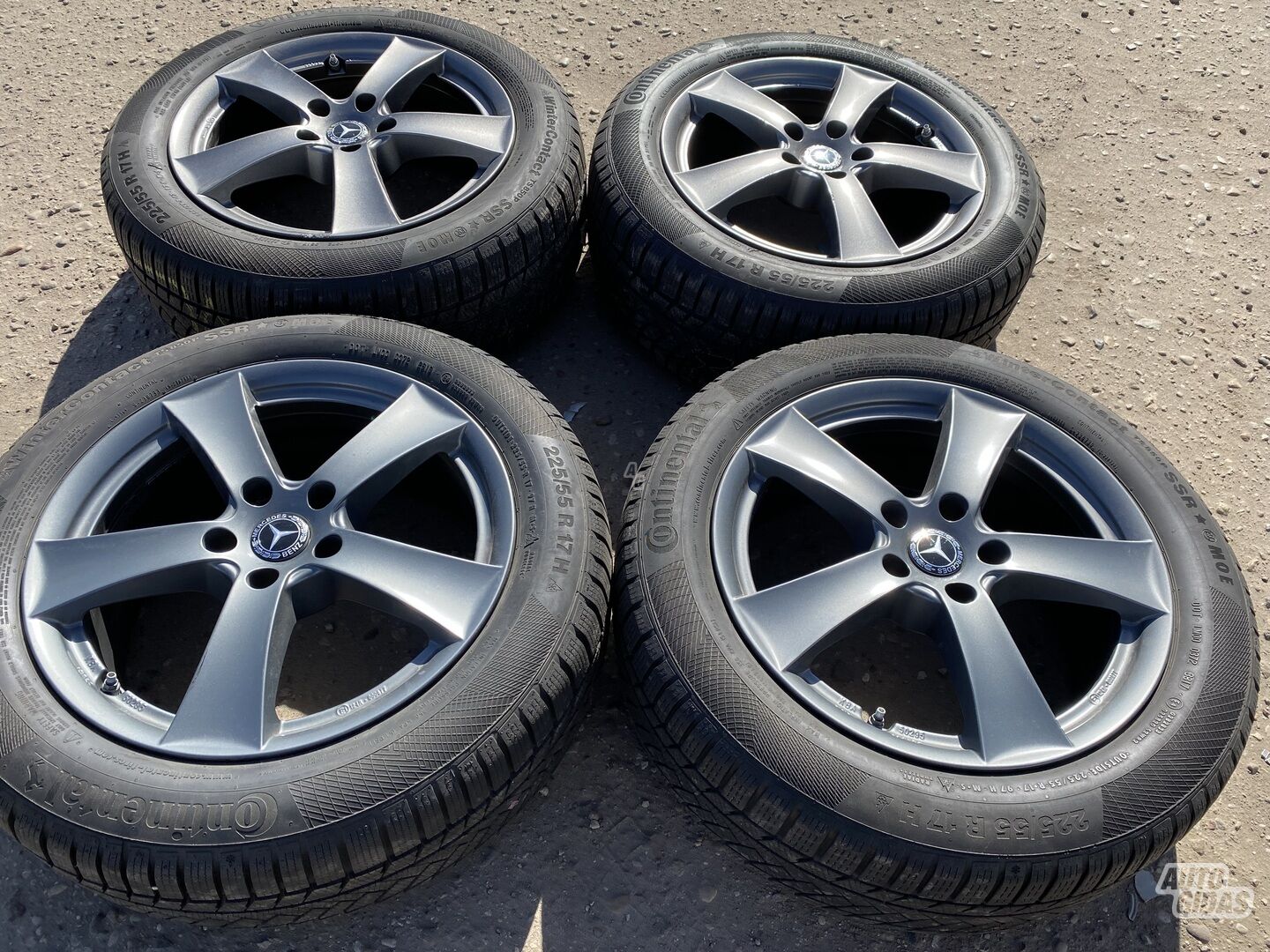 Mercedes-Benz Siunciam, 7J ET47 light alloy R17 rims