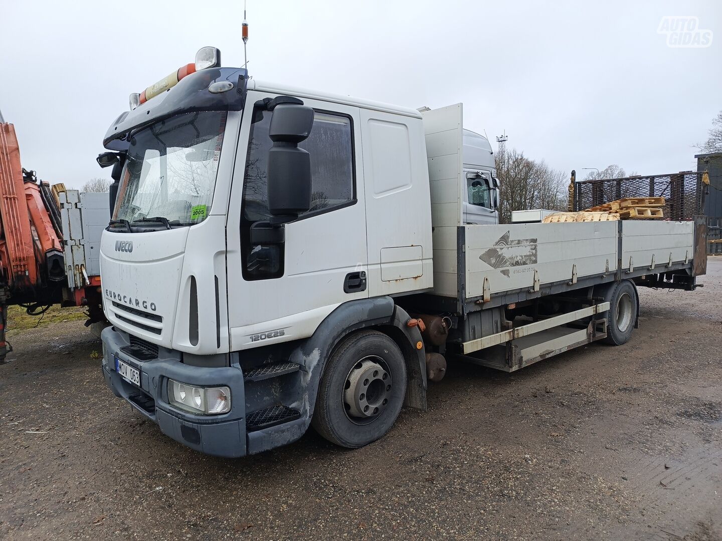 Iveco 120E25 2008 y Flatbed