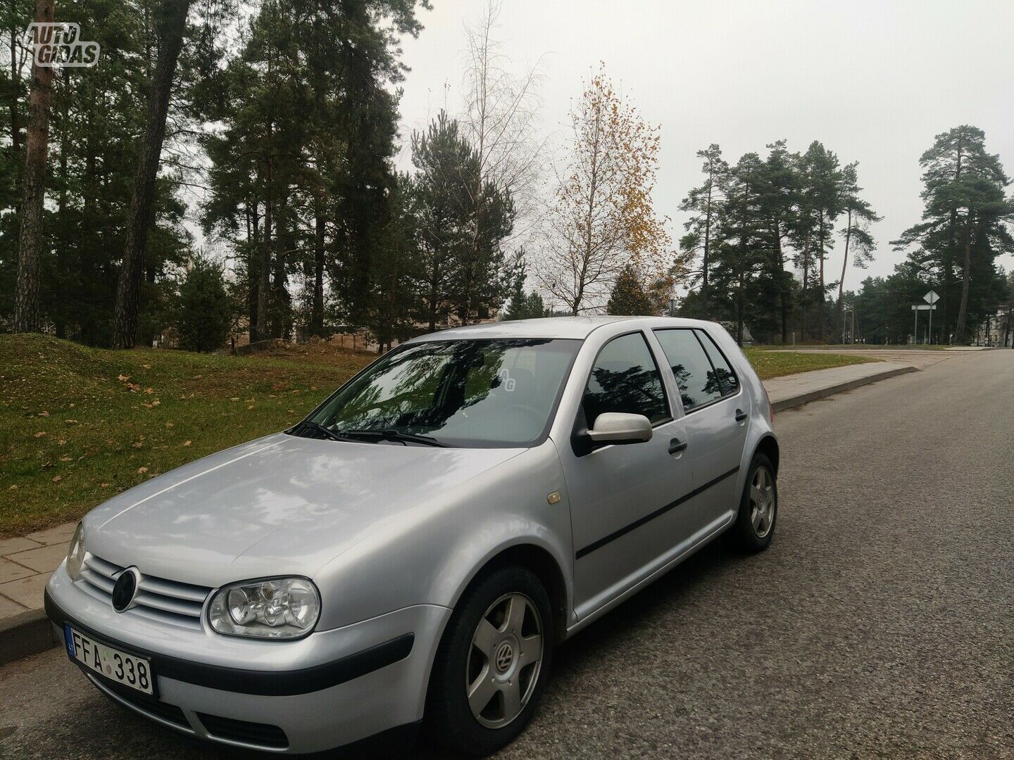 Volkswagen Golf 1999 г Седан