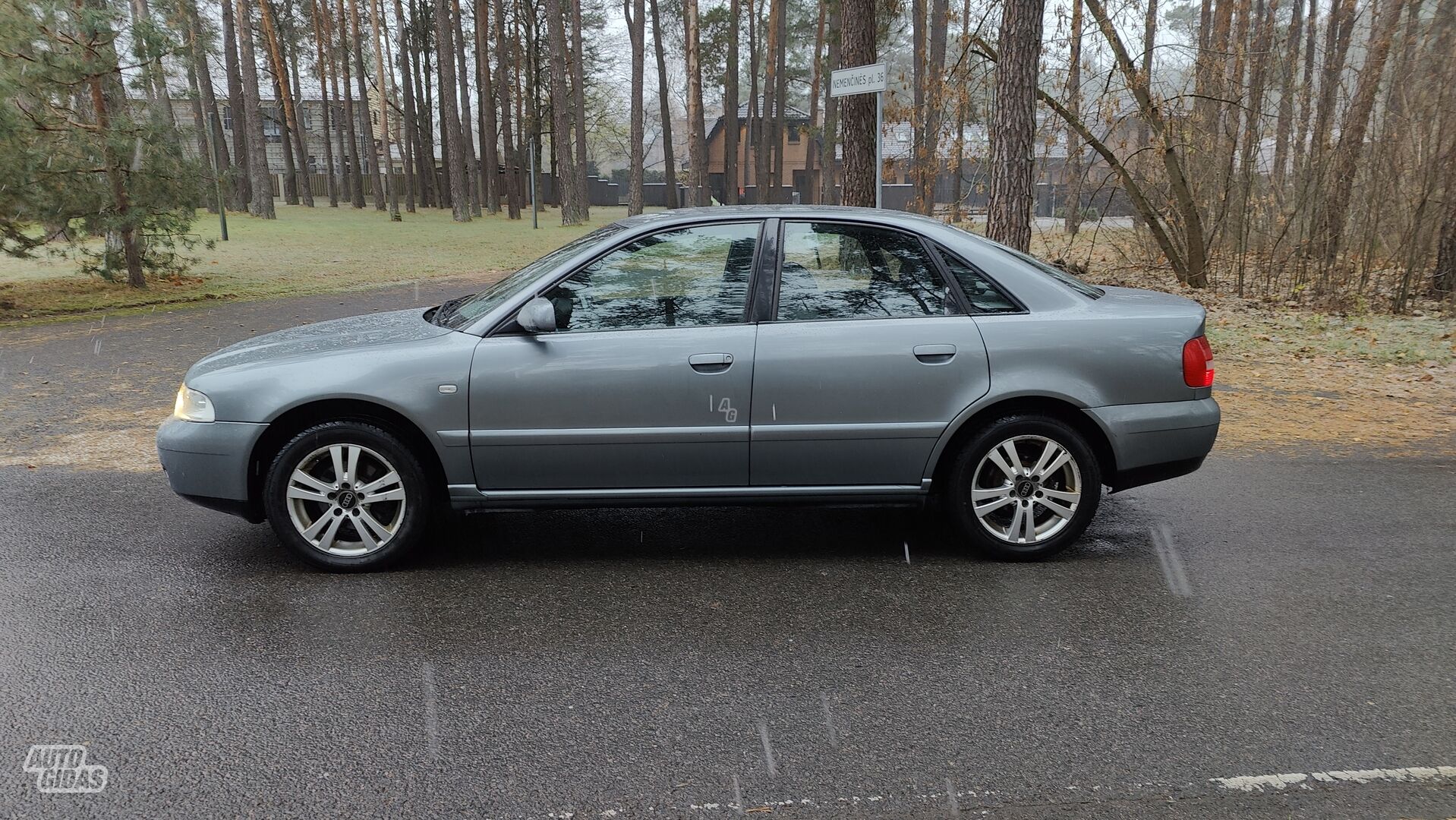 Audi A4 2000 m Sedanas