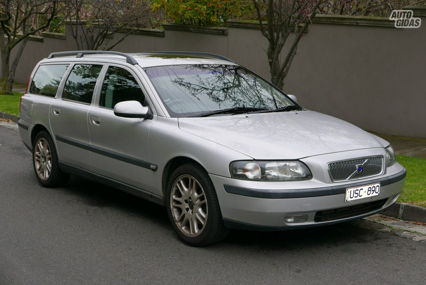 Volvo V70 II 2001 m dalys