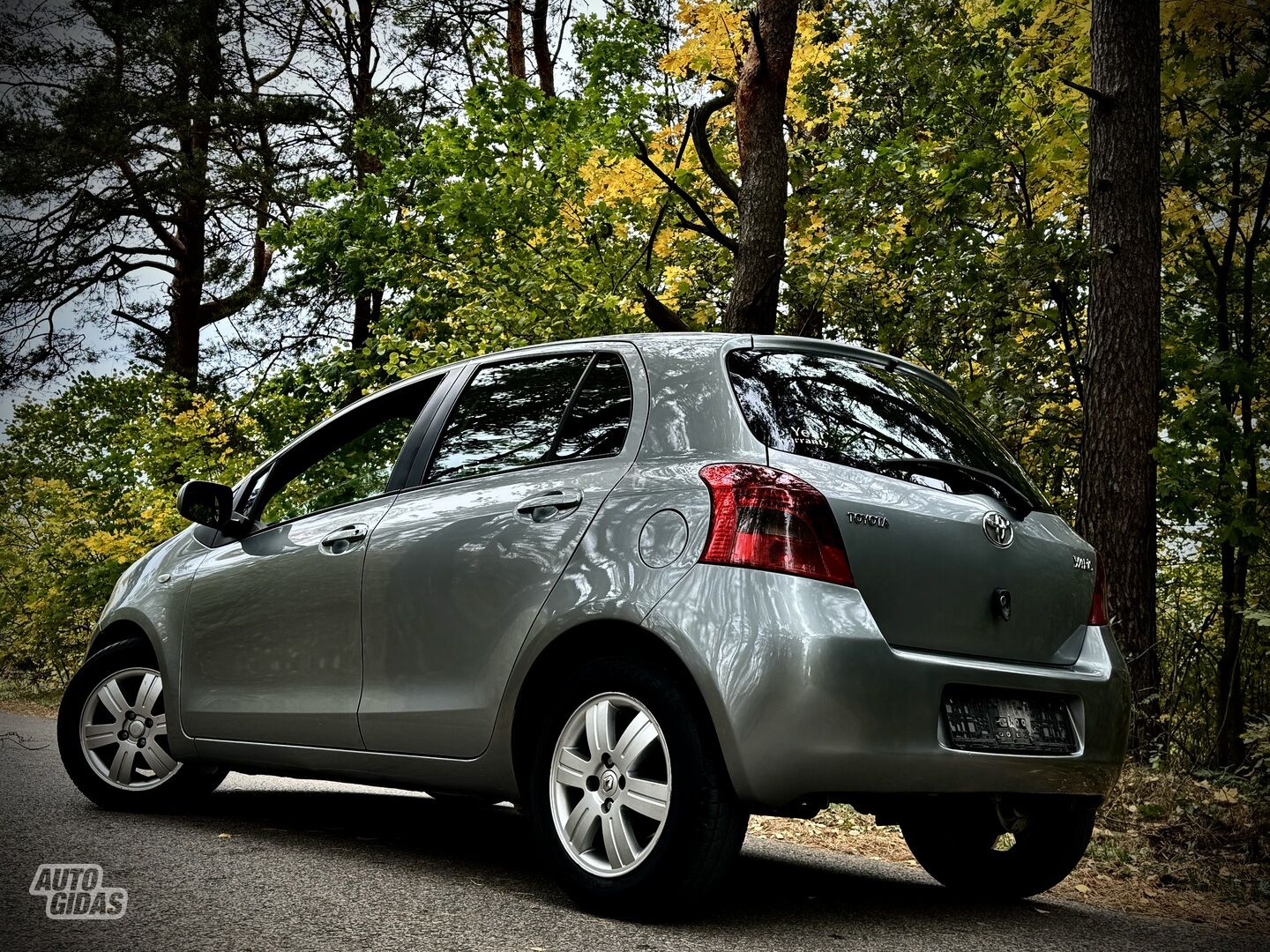 Toyota Yaris II 2008 г