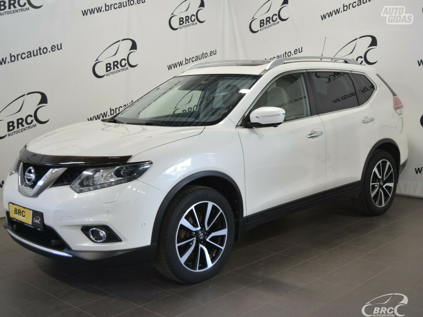 Nissan X-Trail FWD M/T 2016 m