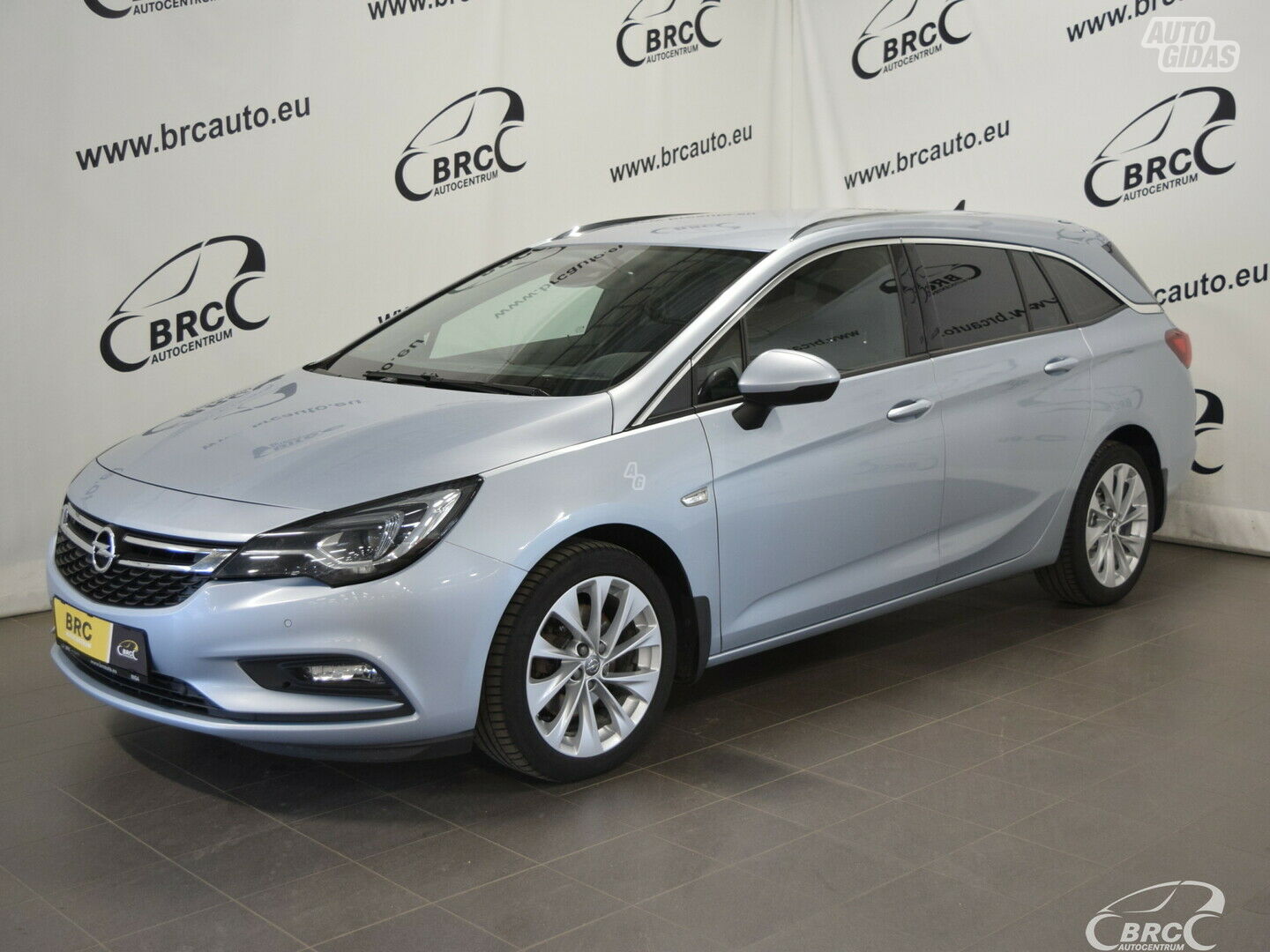 Opel Astra Sports Tourer + M/T 2018 г