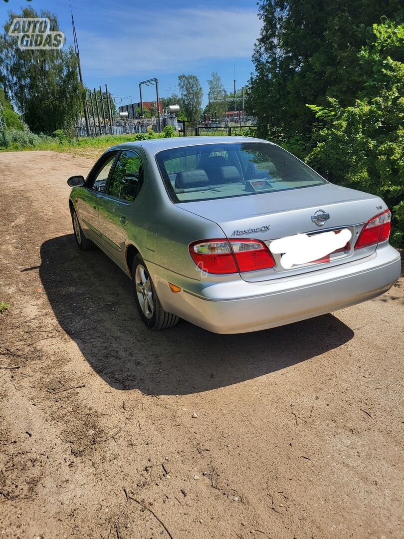 Nissan Maxima 2002 y Sedan