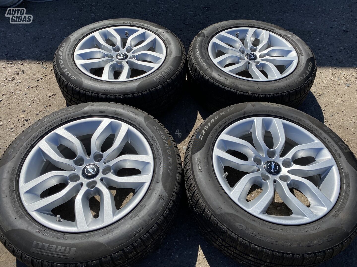 Opel Siunciam, 7.5J ET32 Insignia light alloy R17 rims