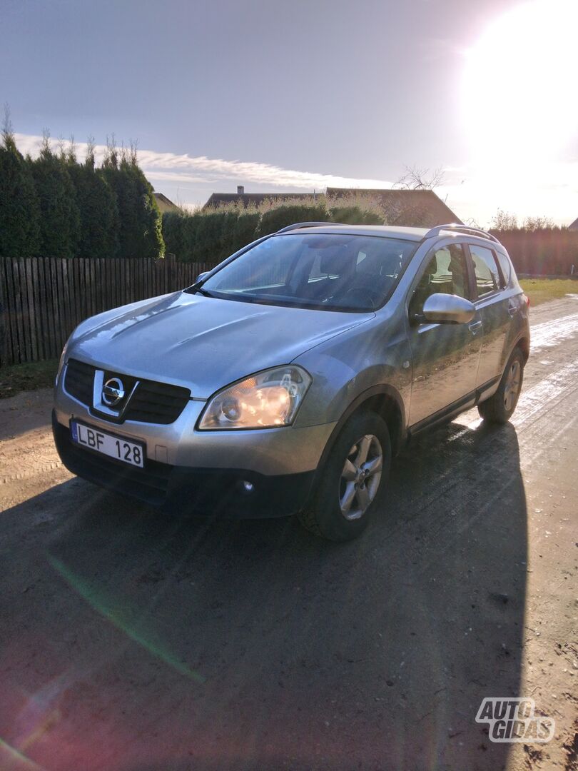 Nissan Qashqai 2008 г Внедорожник / Кроссовер