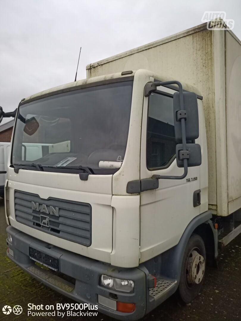 MAN TGL 7.150 2009 y Insulated body