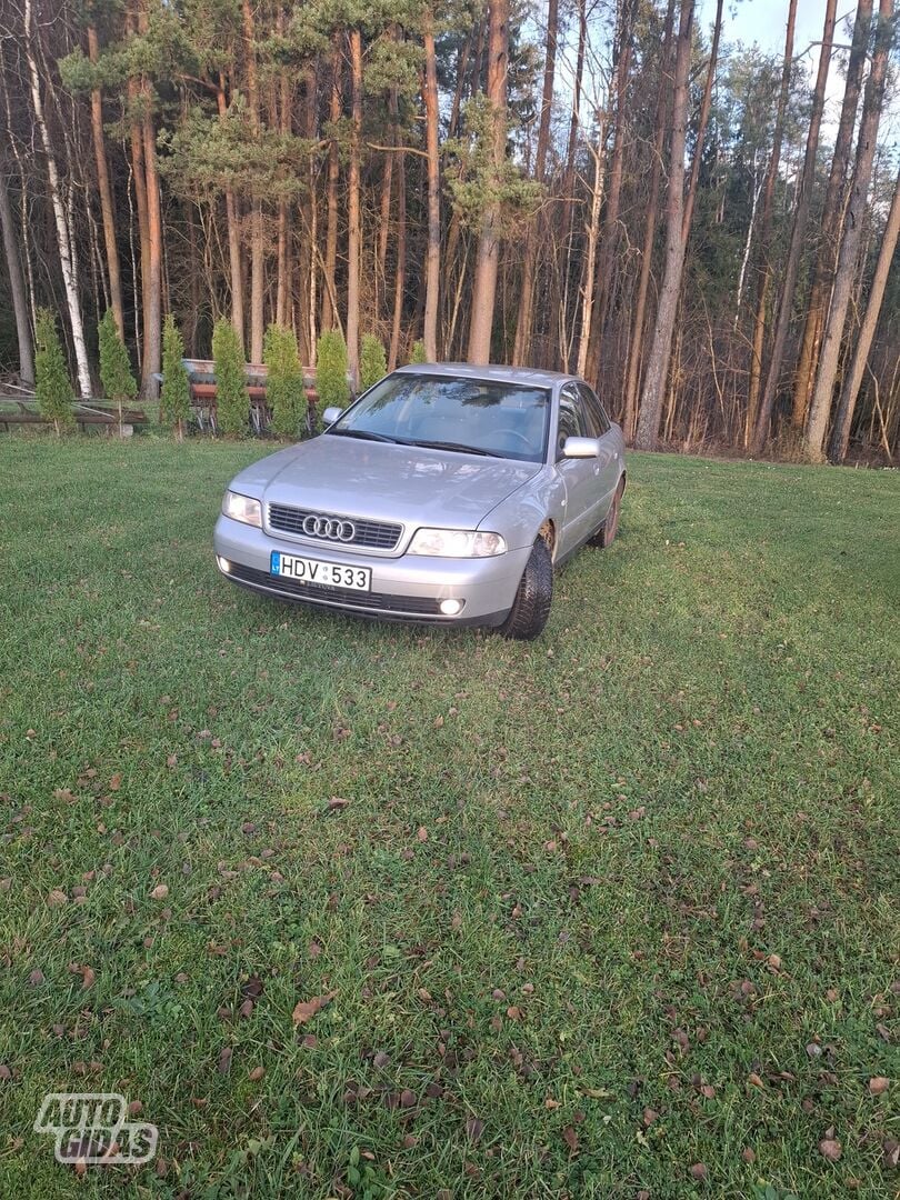 Audi A4 1999 г Седан