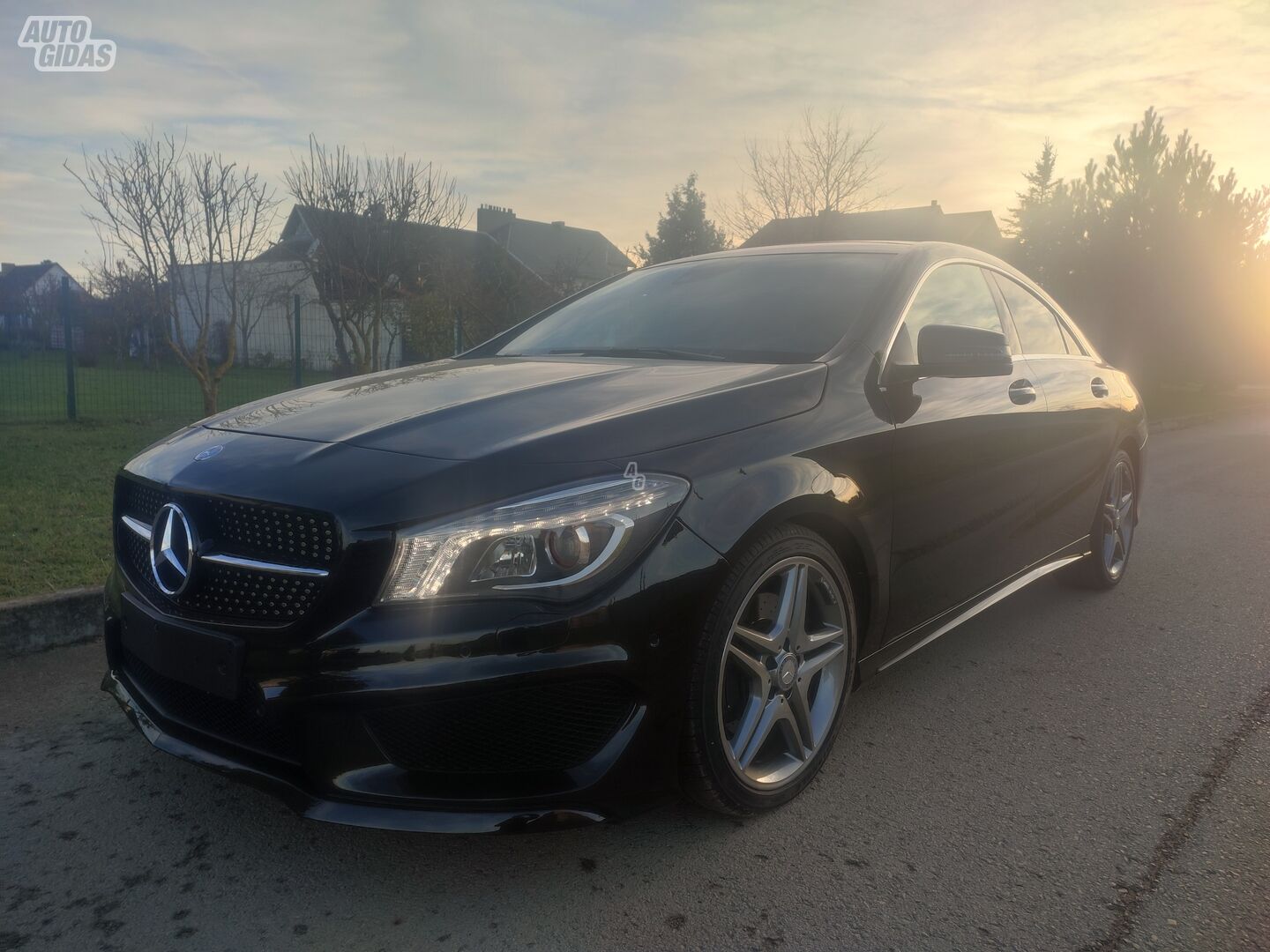 Mercedes-Benz CLA 220 2013 y Sedan