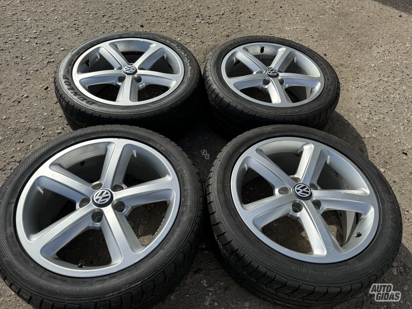 Volkswagen Siunciam, 7.5J ET43 light alloy R17 rims