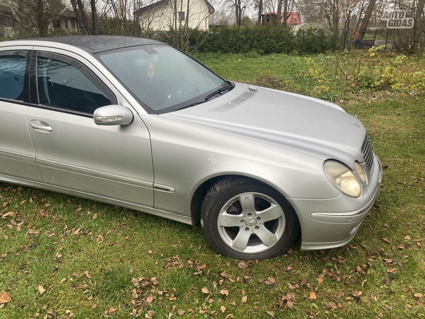 Mercedes-Benz E 270 2002 y Sedan