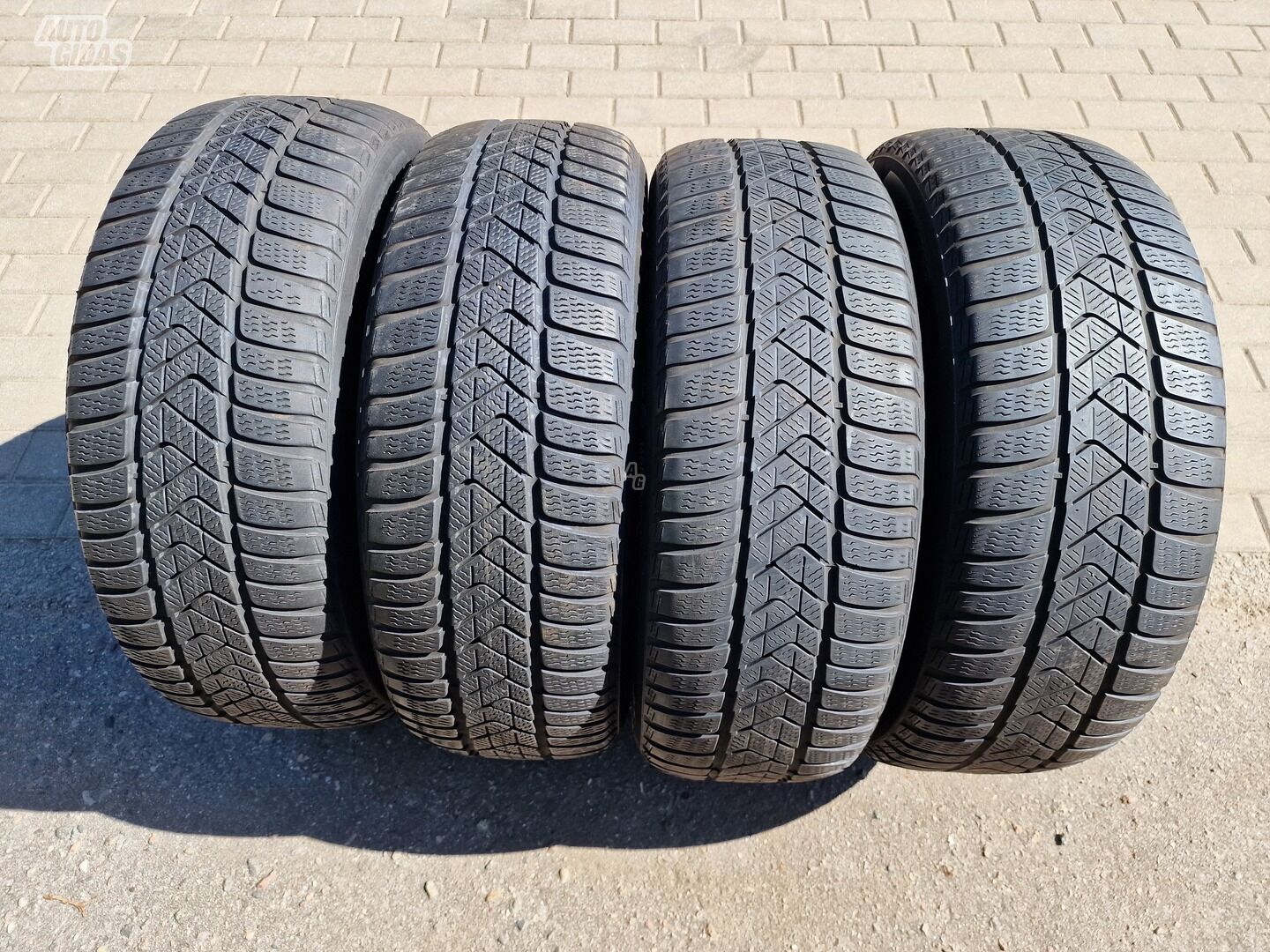 Pirelli Winter SOTTO ZERO 3 R17 žieminės padangos lengviesiems