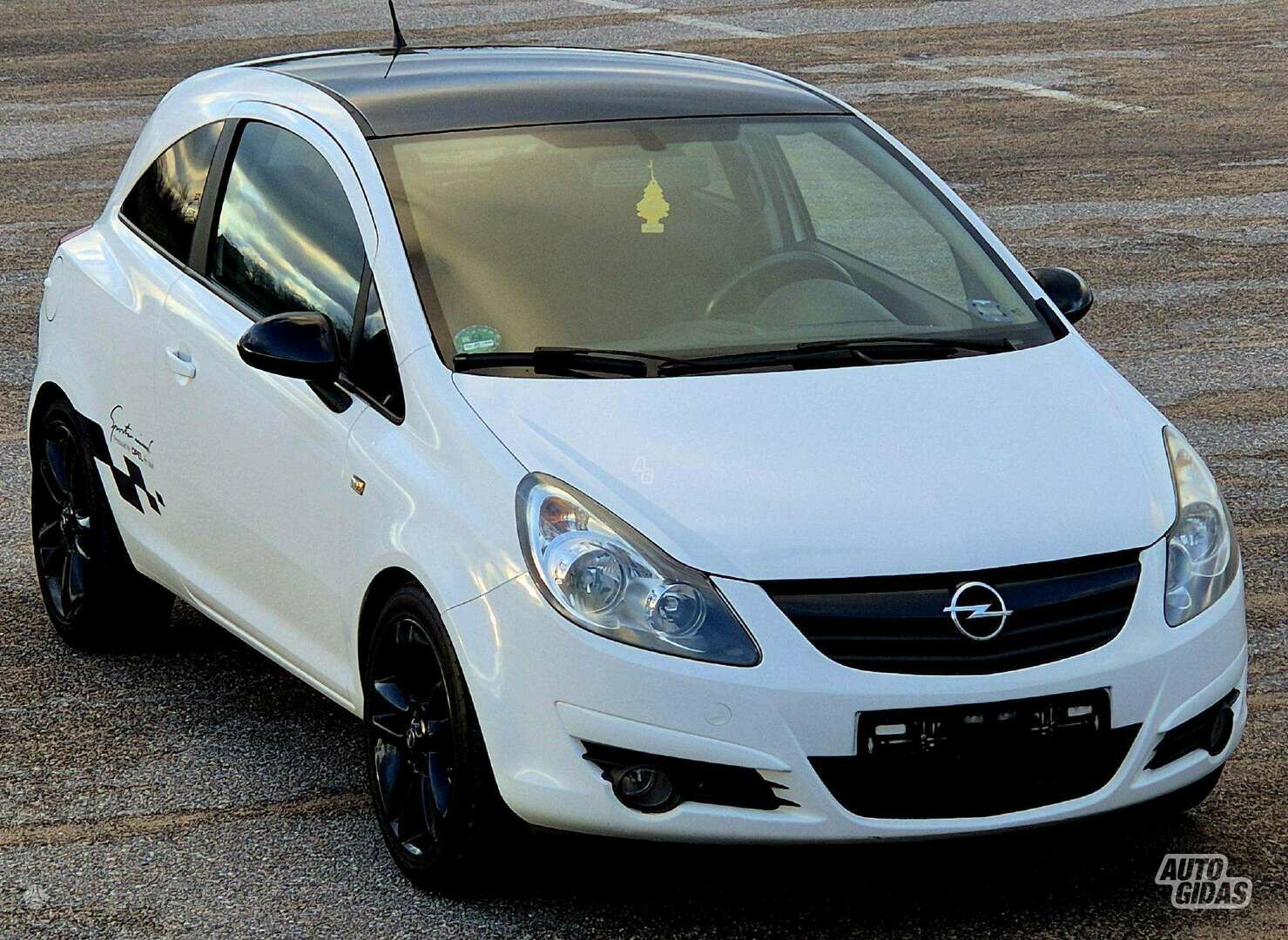 Opel Corsa 2010 y Coupe