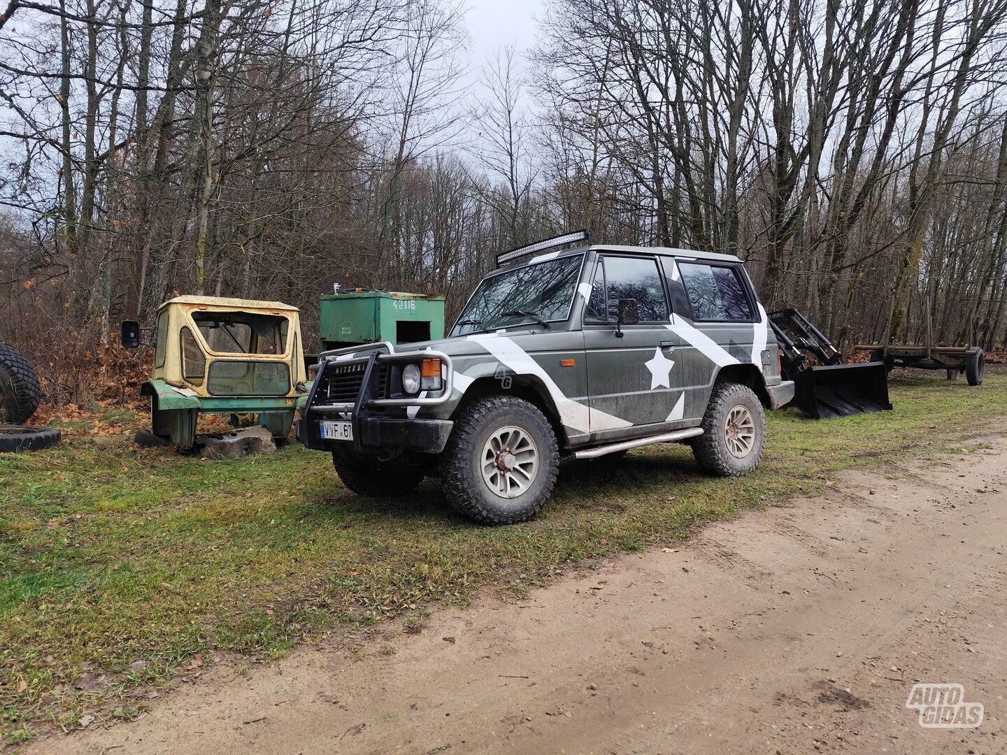 Mitsubishi Pajero 9979 1988 m