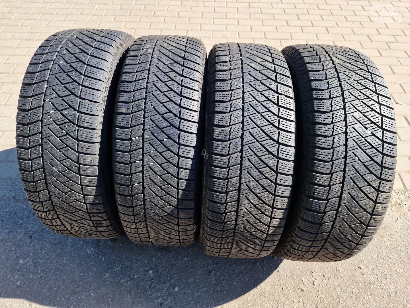 Continental ContiVikingContact 6 R17 winter tyres passanger car