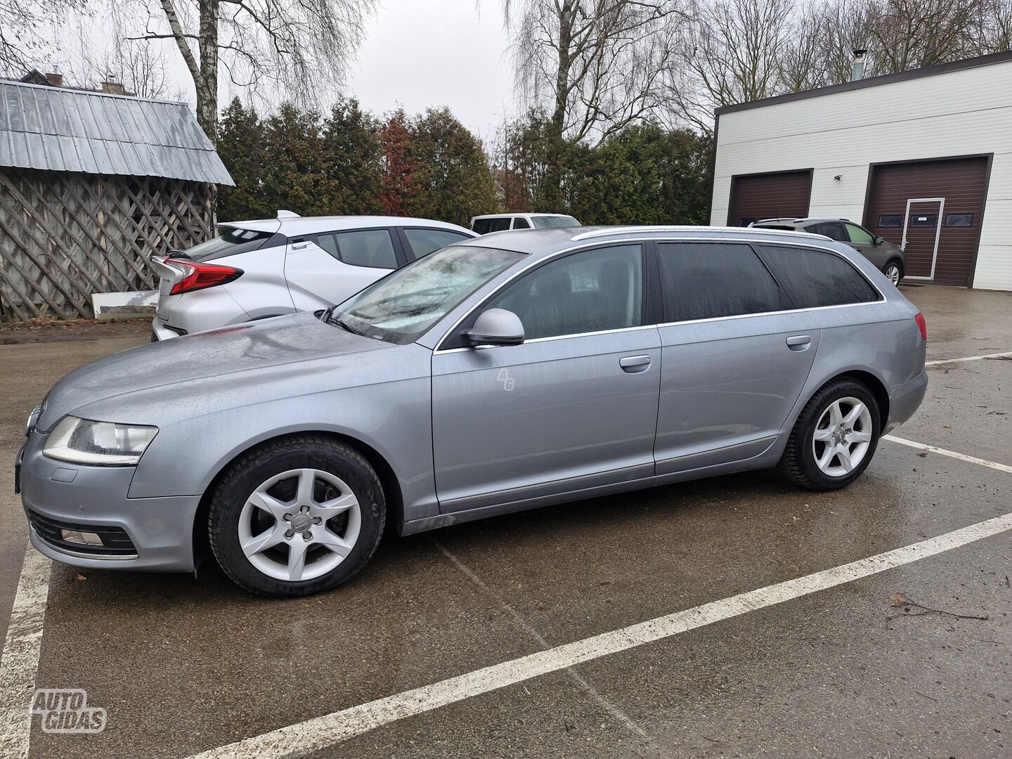 Audi A6 2010 m Universalas