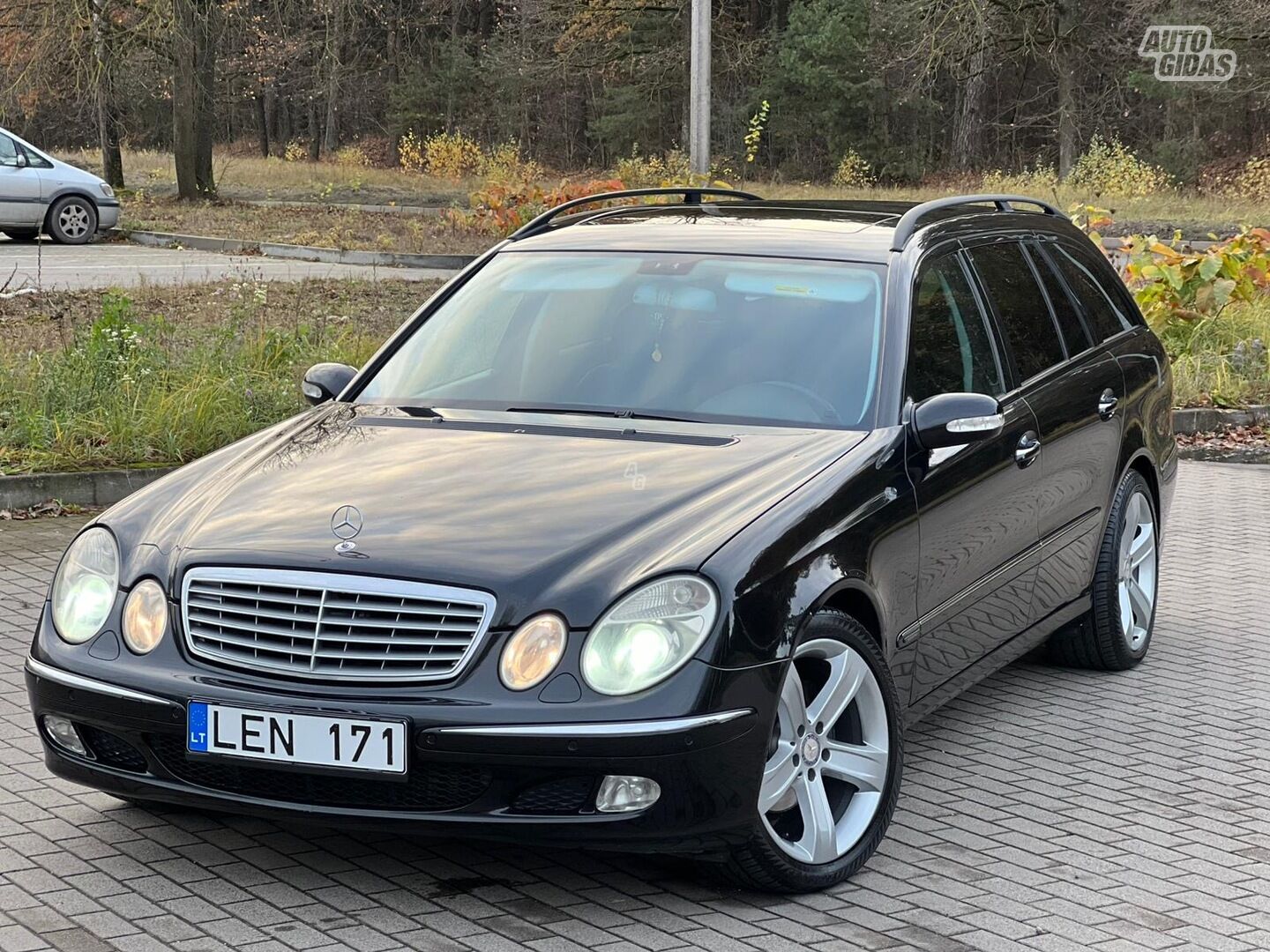 Mercedes-Benz E 270 S211 2004 y