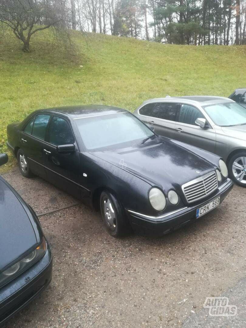 Mercedes-Benz E 200 1999 m Sedanas