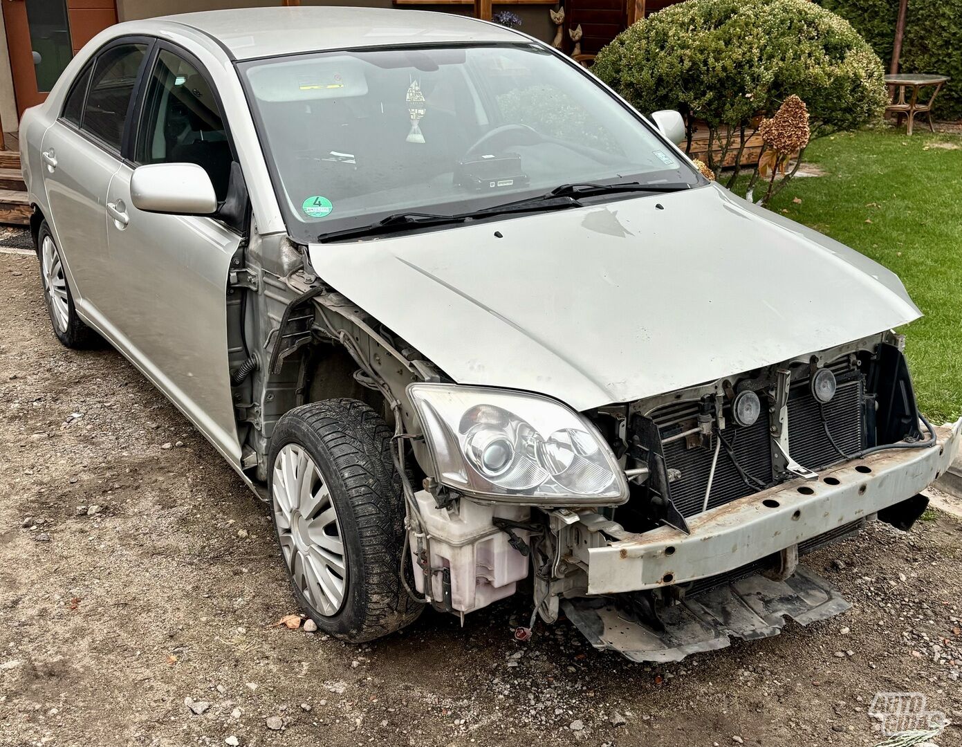 Toyota Avensis II 2006 y parts