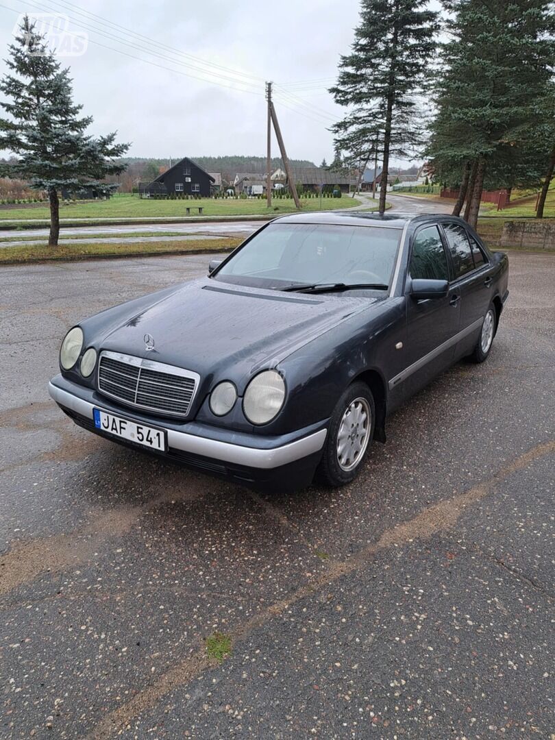 Mercedes-Benz E 200 1997 m Sedanas