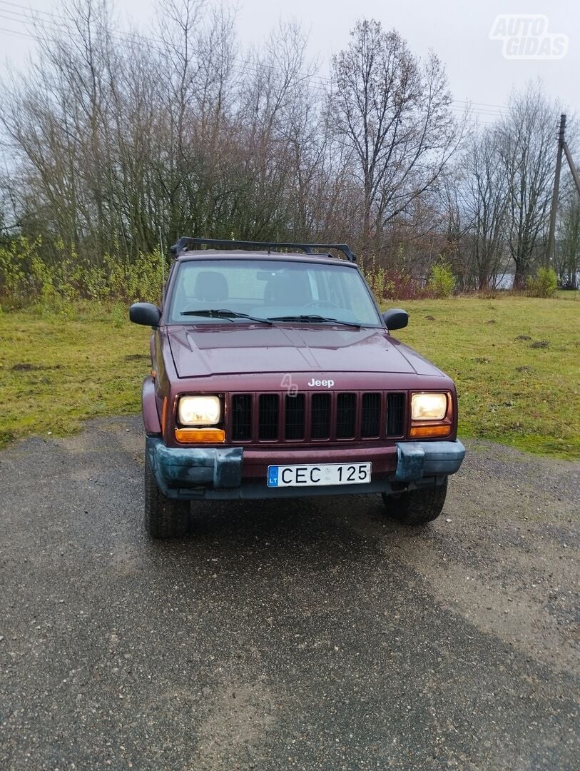 Jeep Cherokee 2000 г Внедорожник / Кроссовер