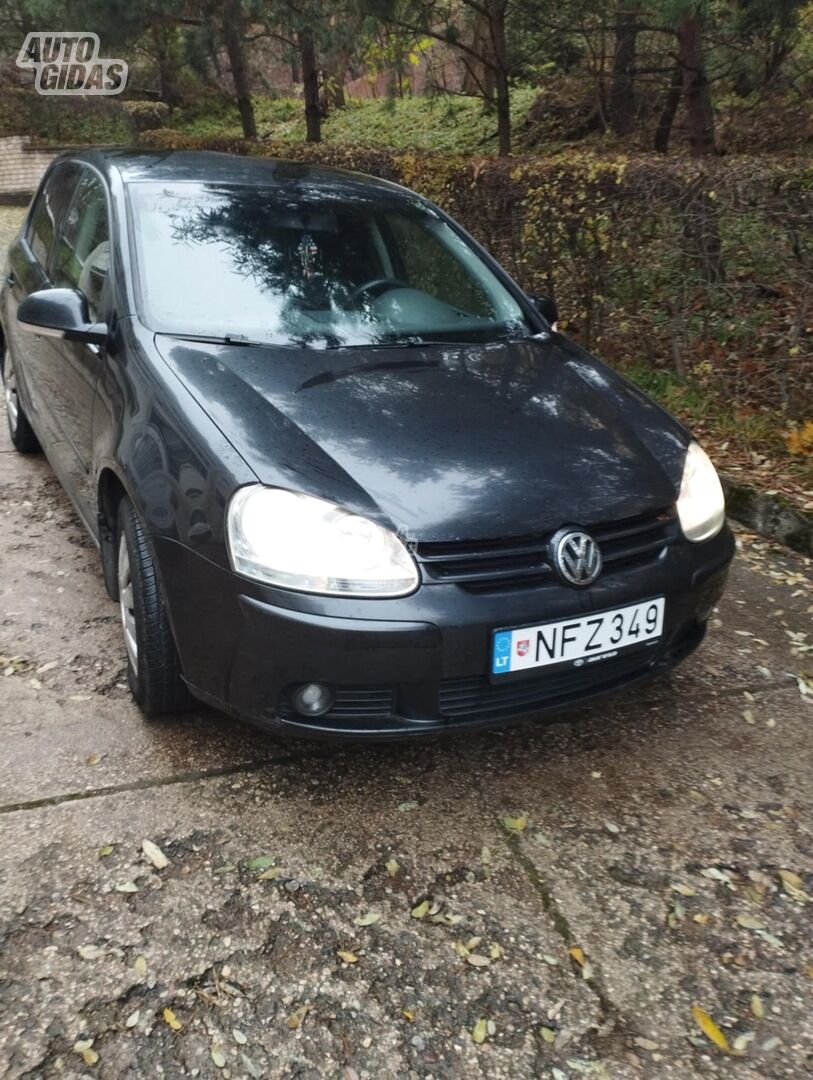 Volkswagen Golf 28135 2005 m