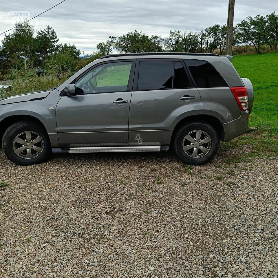 Suzuki Grand Vitara 2007 г Внедорожник / Кроссовер