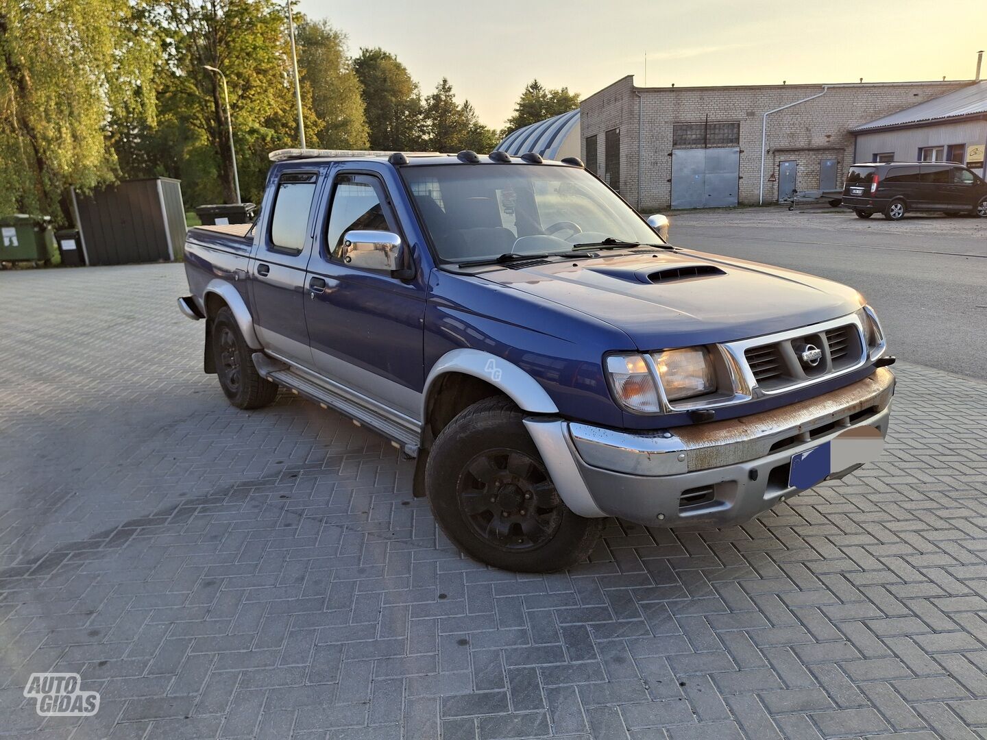 Nissan Navara 715 2000 m