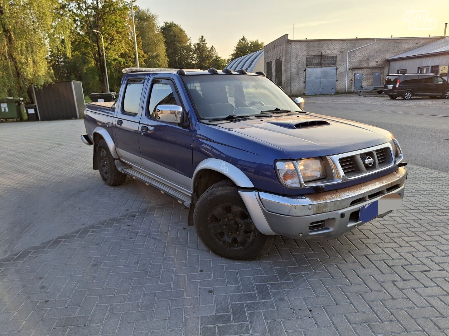 Nissan Navara 2000 y Off-road / Crossover