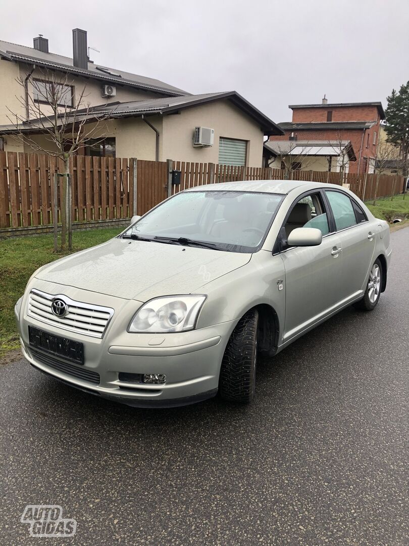 Toyota Avensis II 2004 г