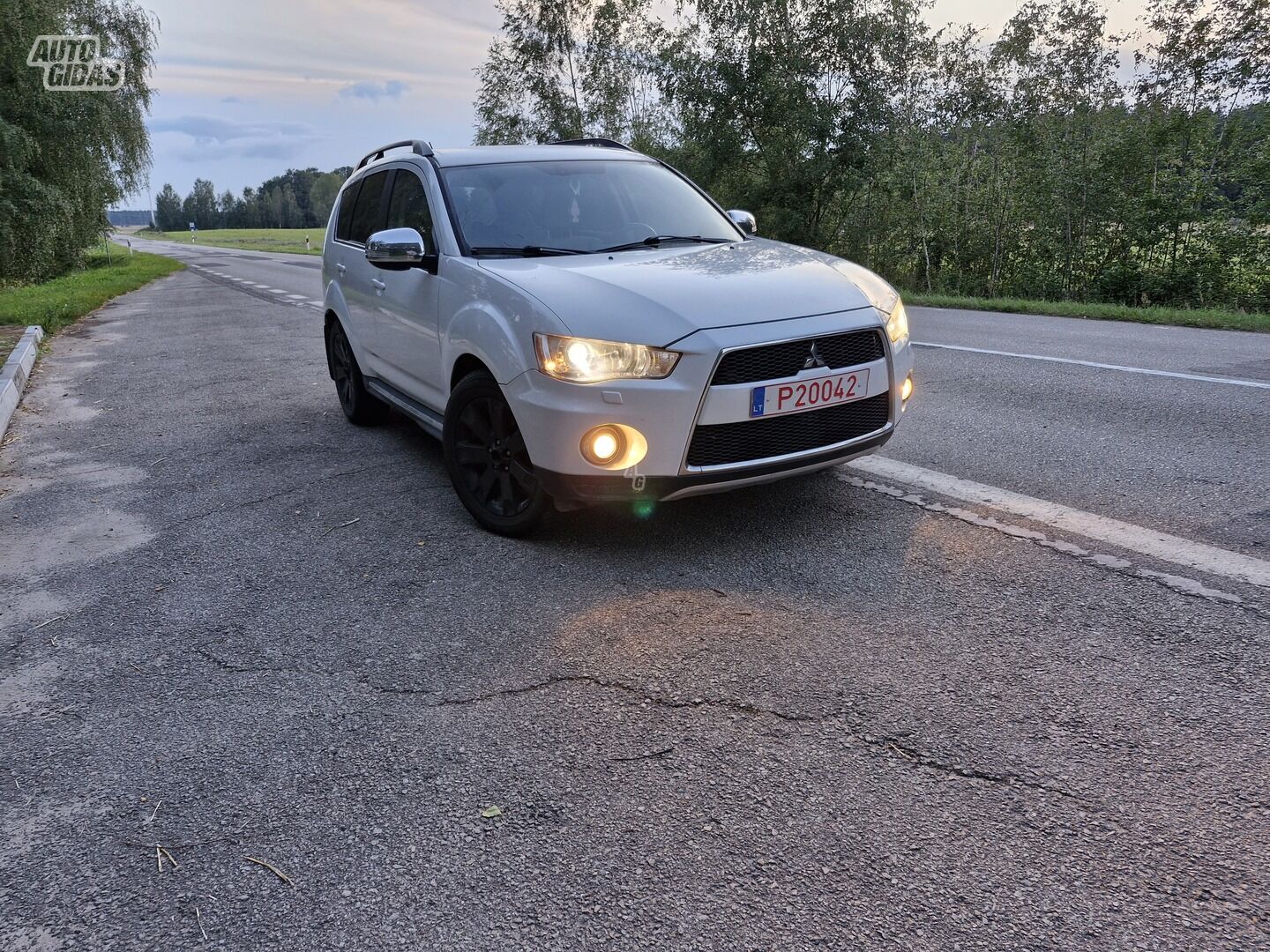 Mitsubishi Outlander 2010 г Внедорожник / Кроссовер