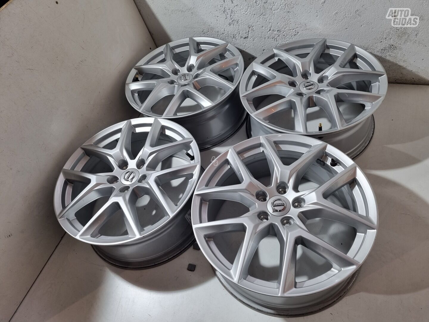 Volvo XC60 originalūs XC60 light alloy R18 rims