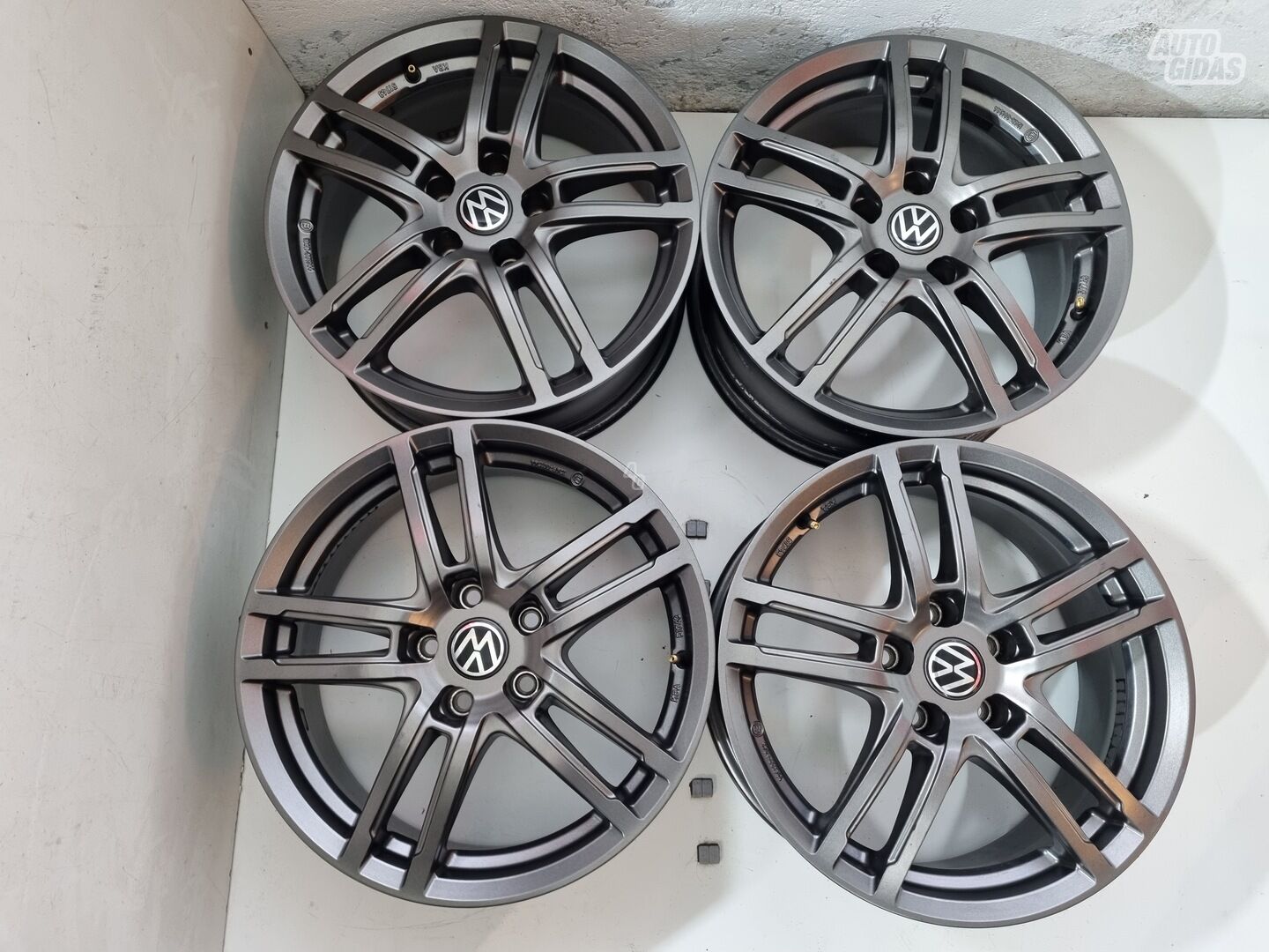 Volkswagen Passat B8 Passat light alloy R17 rims