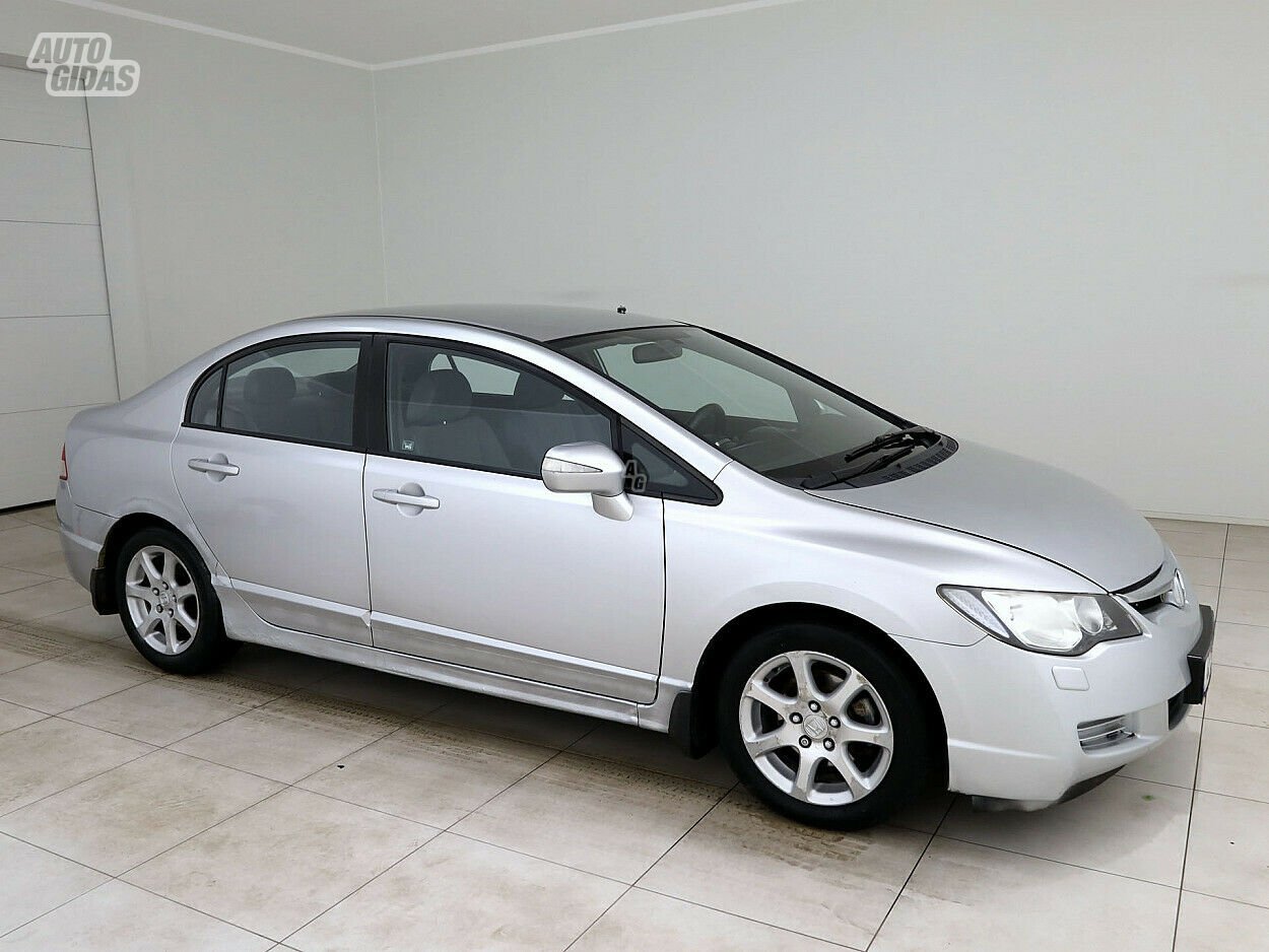 Honda Civic 2009 г Седан