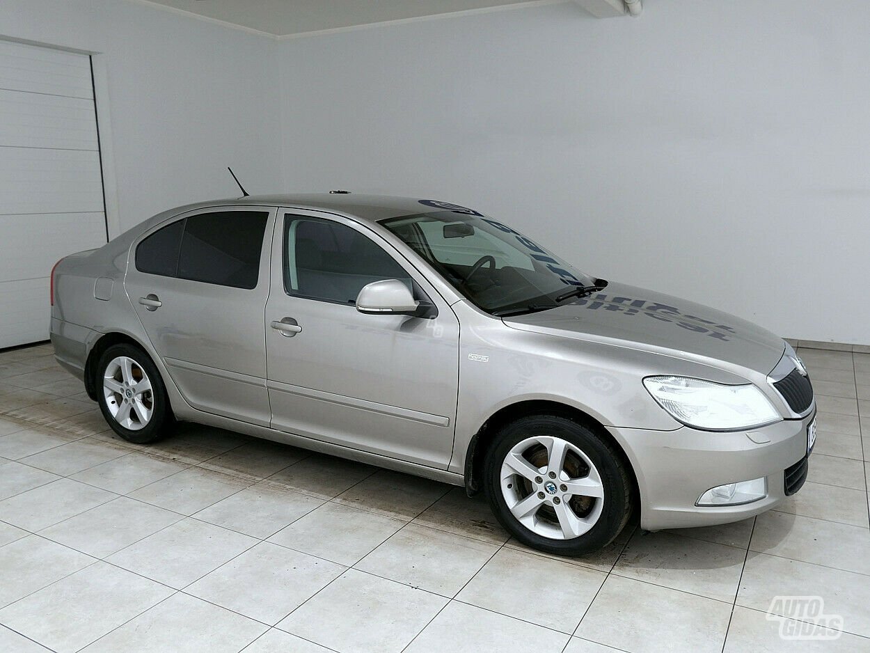 Skoda Octavia 2011 y Sedan