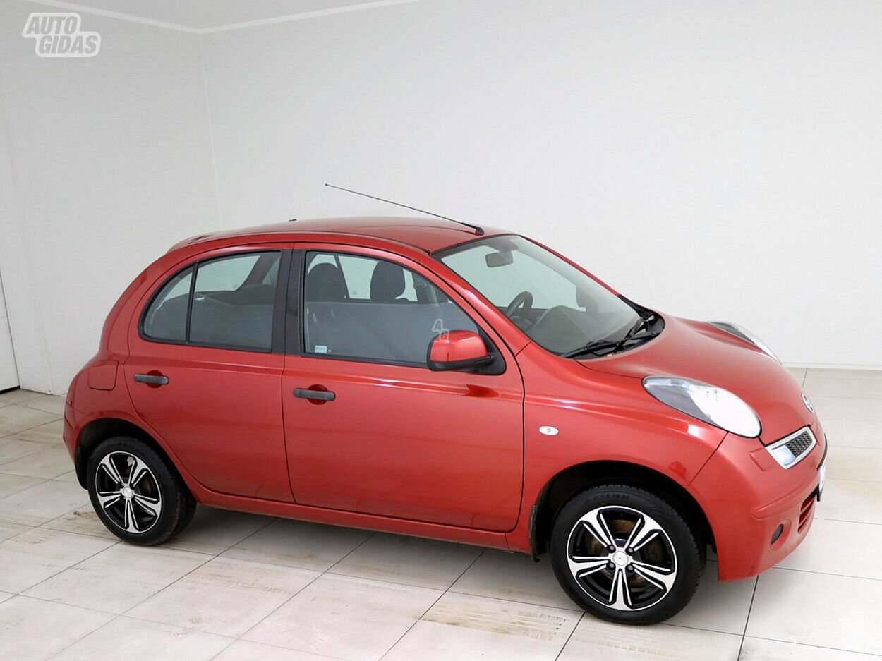 Nissan Micra 2010 г Хэтчбек