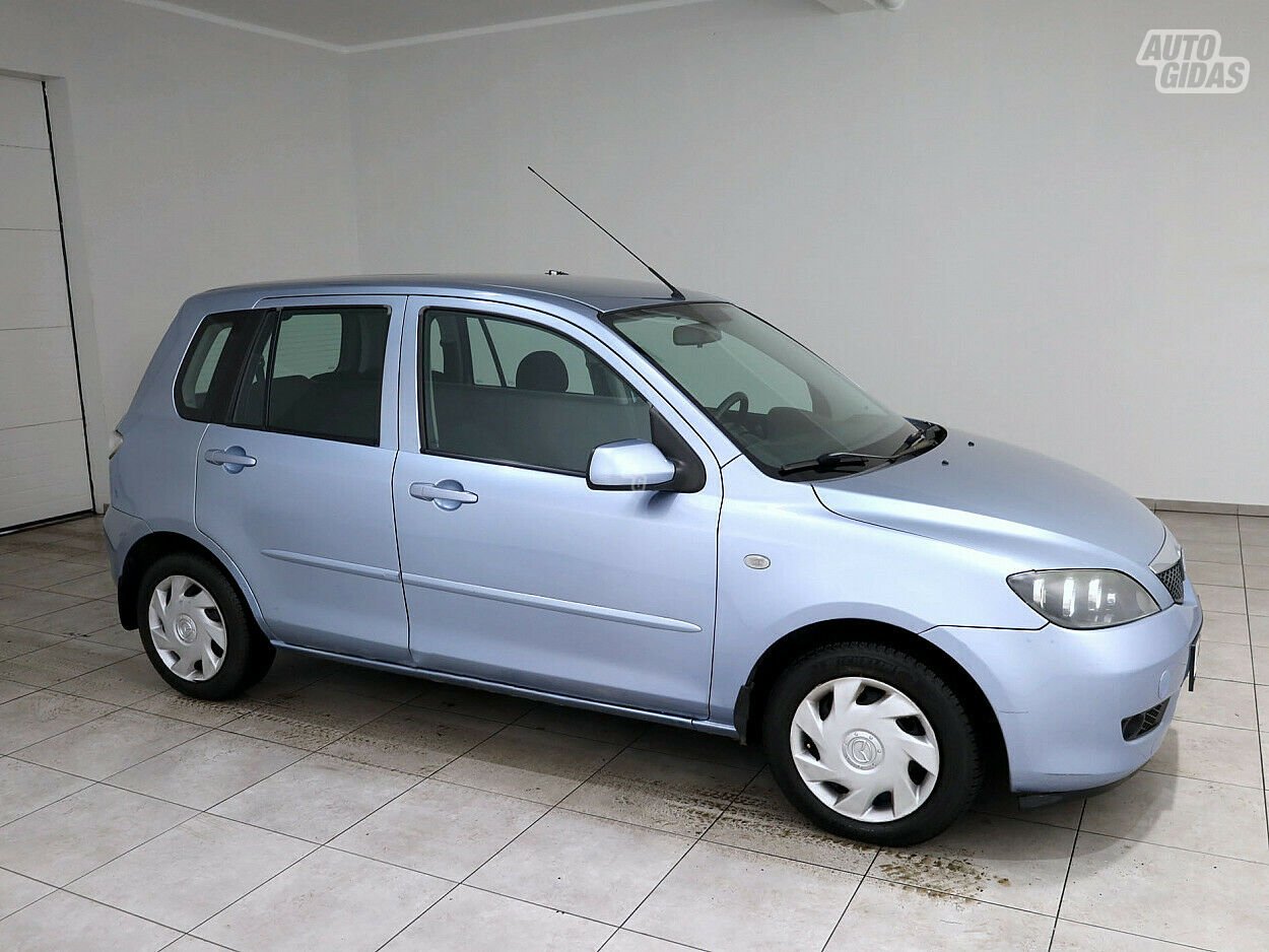 Mazda 2 2007 г Хэтчбек