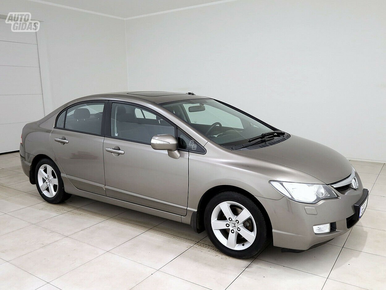 Honda Civic 2008 г Седан