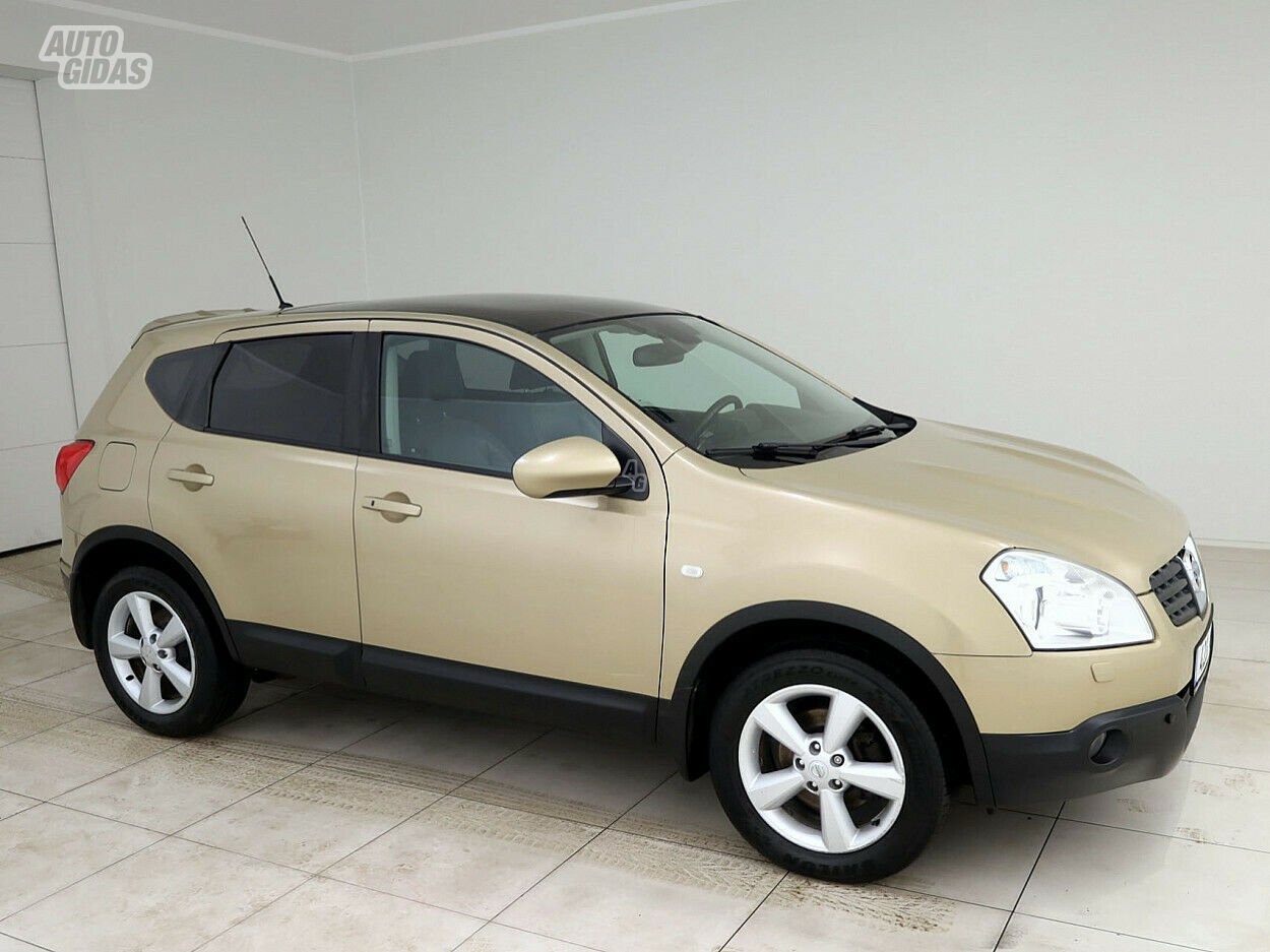 Nissan Qashqai 2008 г Внедорожник / Кроссовер