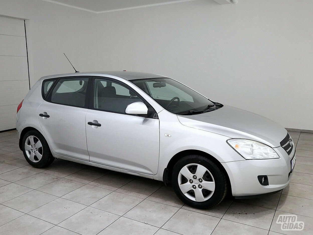 Kia Cee'd 2008 y Hatchback