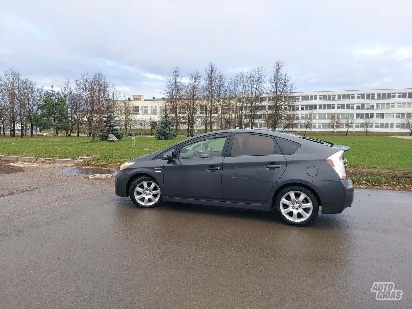 Toyota Prius 2014 г Хэтчбек